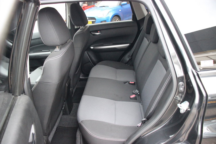 Vehicle Image 9