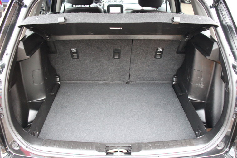 Vehicle Image 10