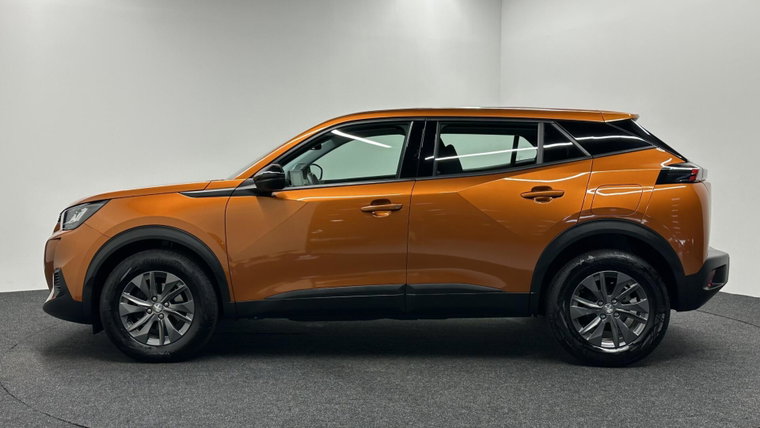 Vehicle Image 8