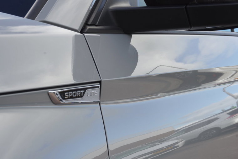 Vehicle Image 18
