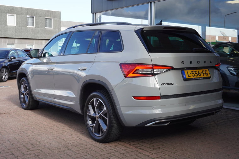 Vehicle Image 8