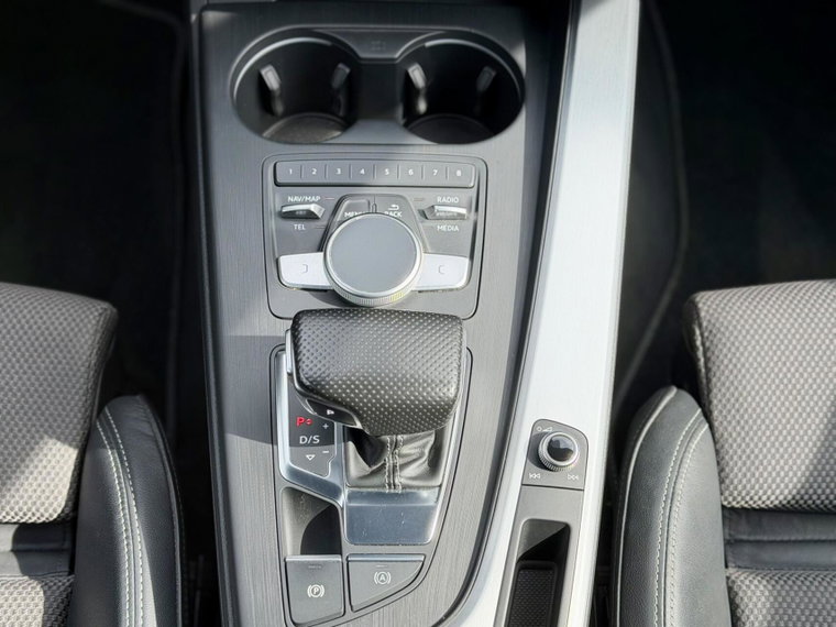 Vehicle Image 24