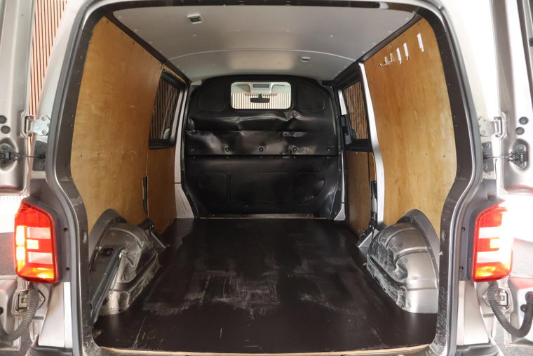 Vehicle Image 33