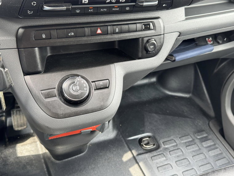 Vehicle Image 28