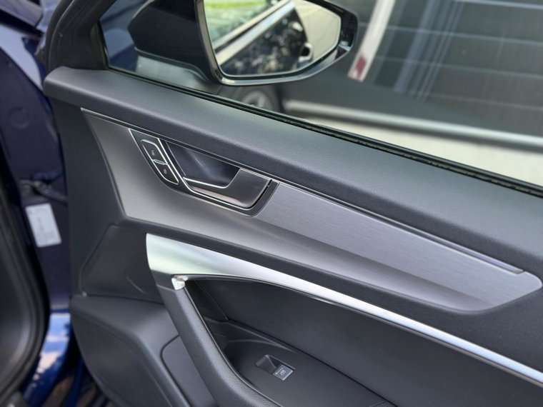 Vehicle Image 33