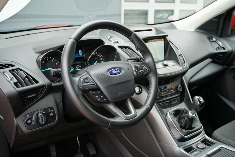Vehicle Image 16
