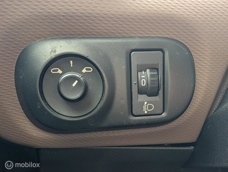 Vehicle Image 27
