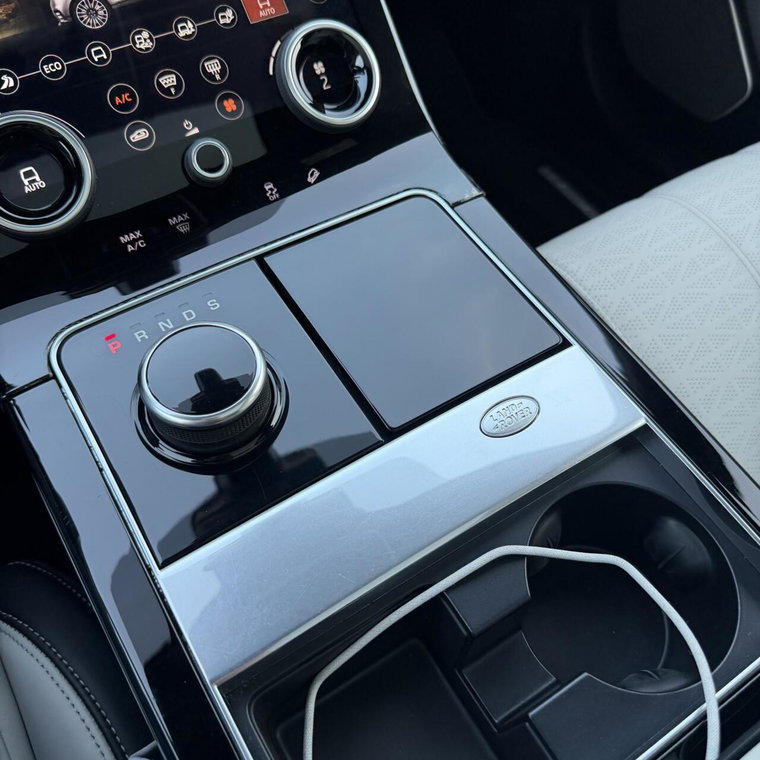 Vehicle Image 24
