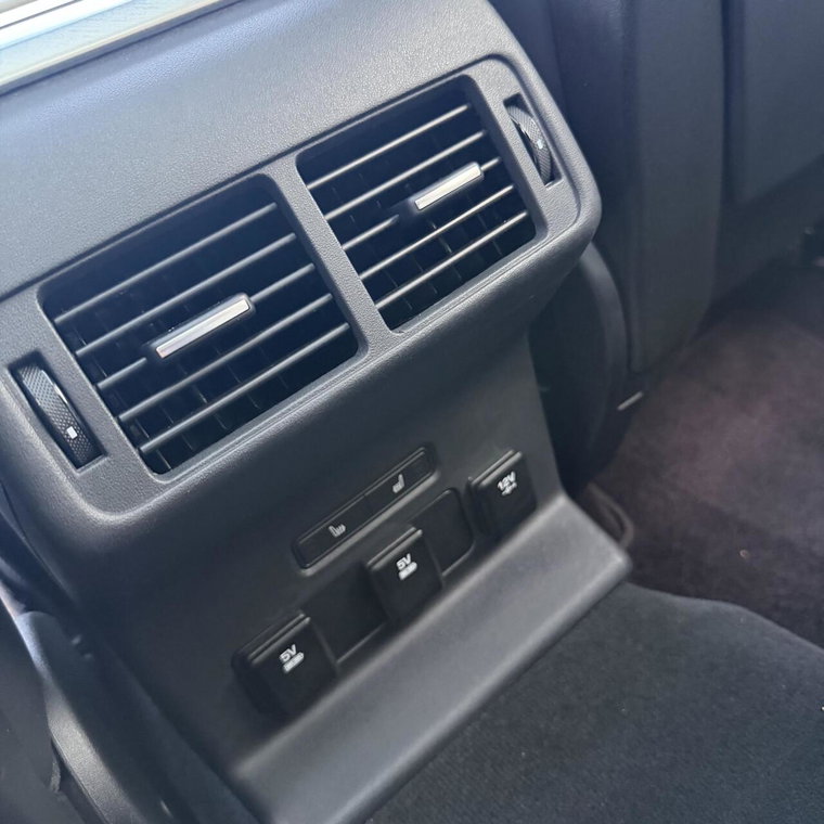 Vehicle Image 28