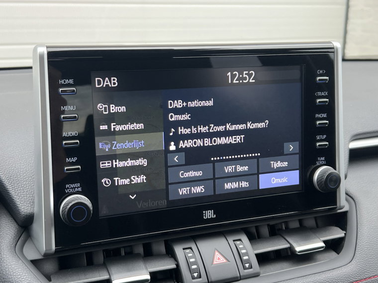 Vehicle Image 25
