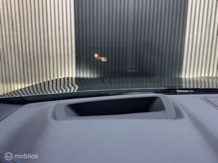 Vehicle Image 48