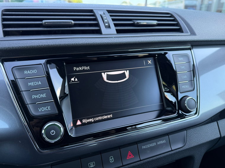 Vehicle Image 28