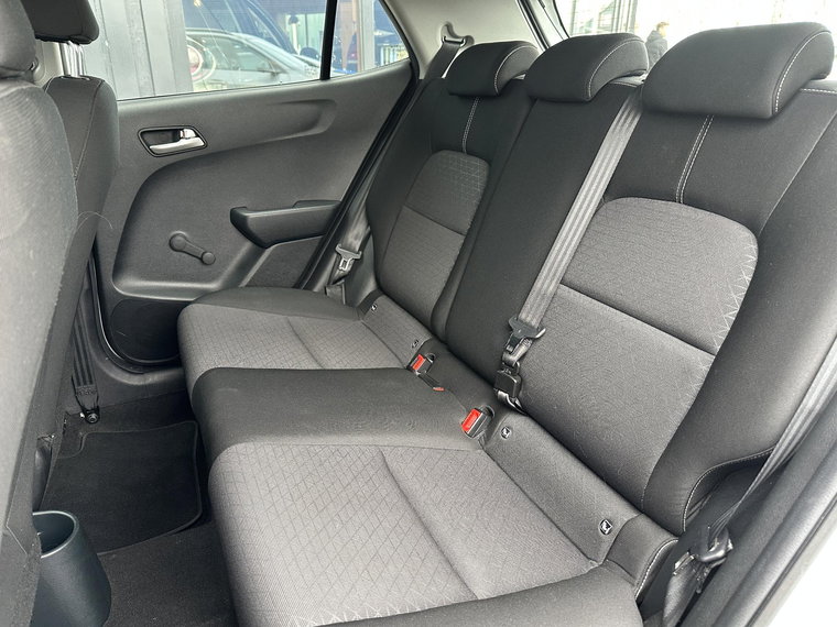 Vehicle Image 16