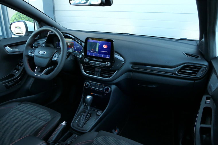 Vehicle Image 15
