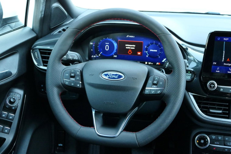 Vehicle Image 28