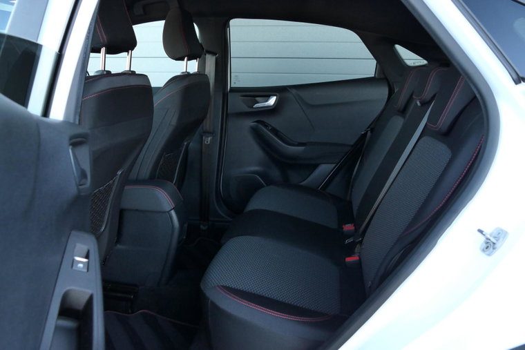 Vehicle Image 38