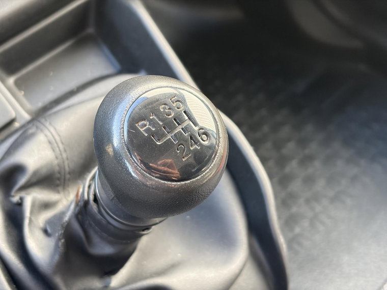 Vehicle Image 28