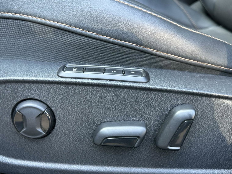 Vehicle Image 26