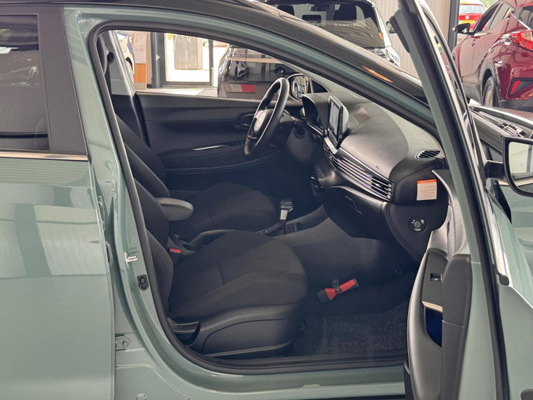 Vehicle Image 33