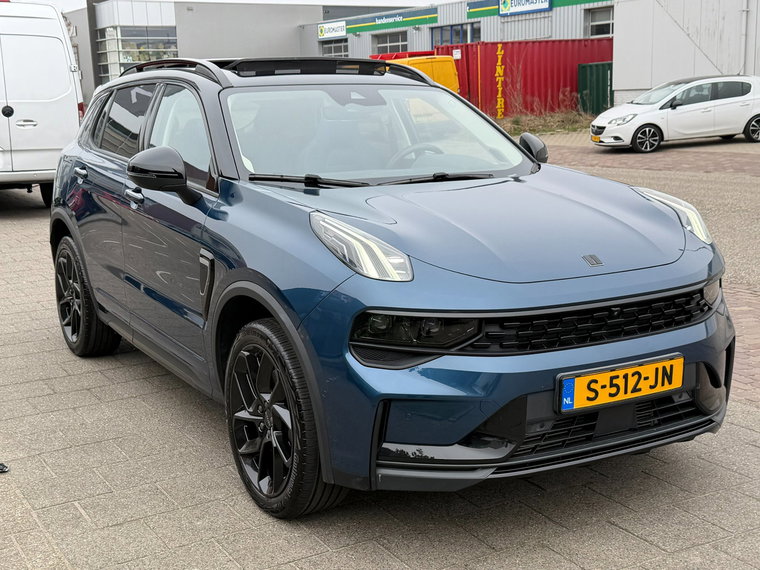 Vehicle Image 12
