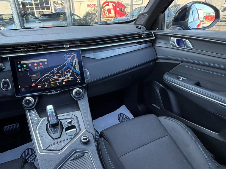 Vehicle Image 21