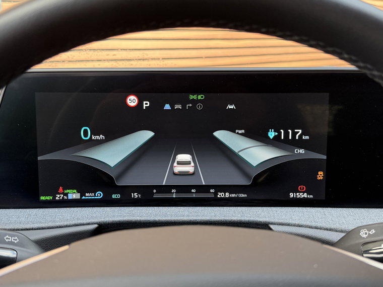 Vehicle Image 25