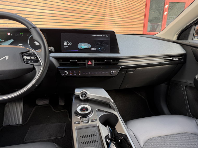 Vehicle Image 28
