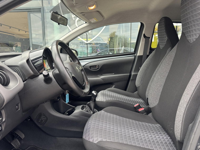 Vehicle Image 14