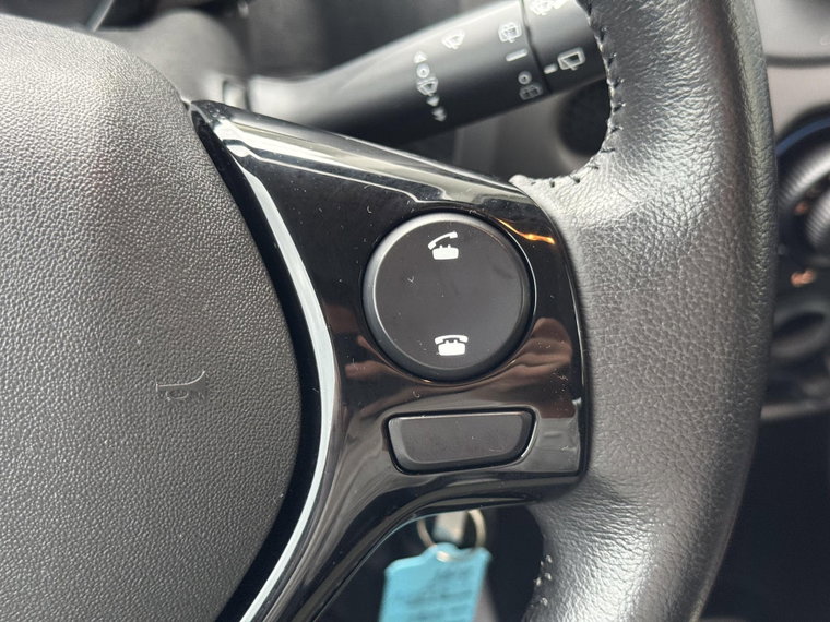 Vehicle Image 22