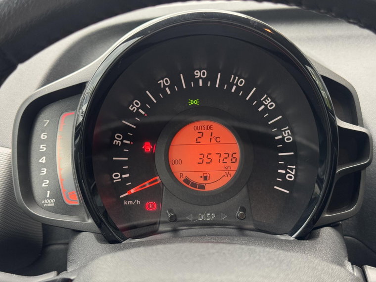 Vehicle Image 25