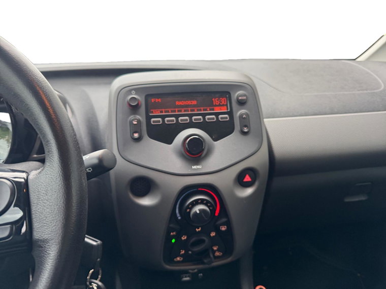 Vehicle Image 11