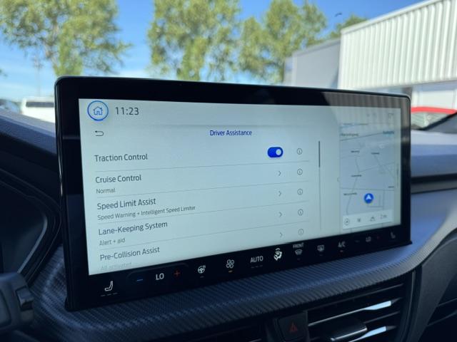 Vehicle Image 15