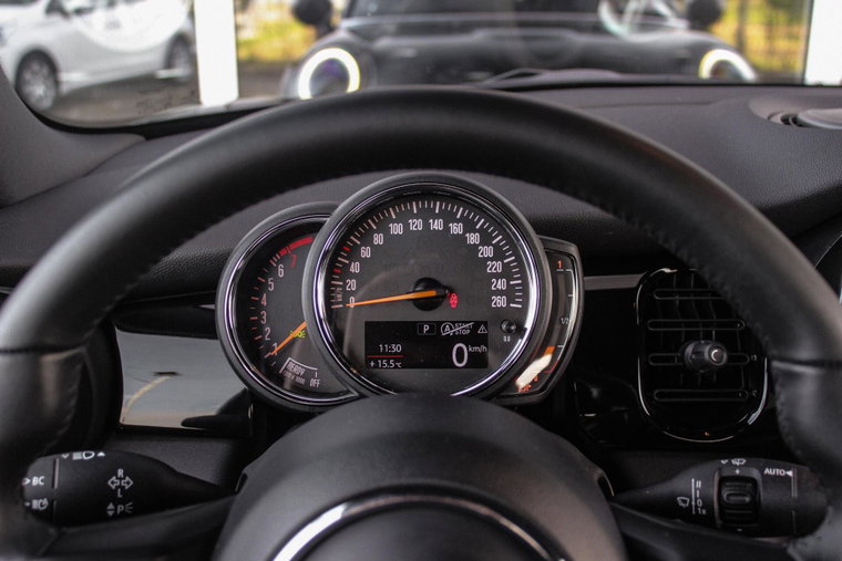 Vehicle Image 23