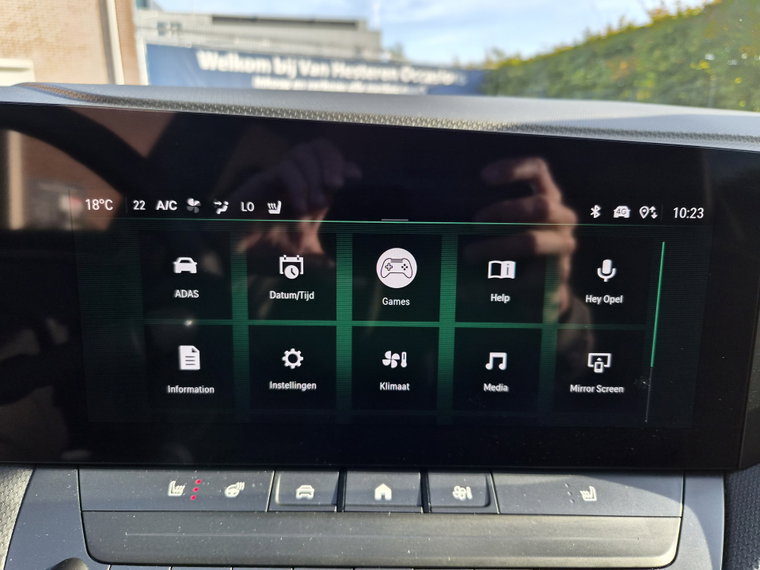 Vehicle Image 38
