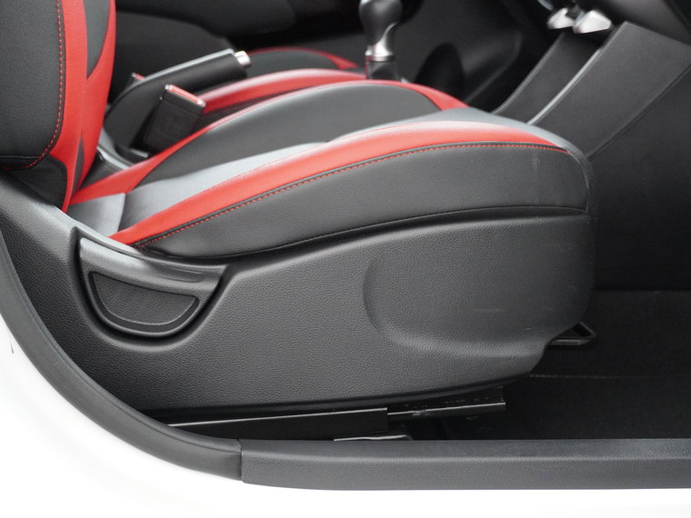 Vehicle Image 38
