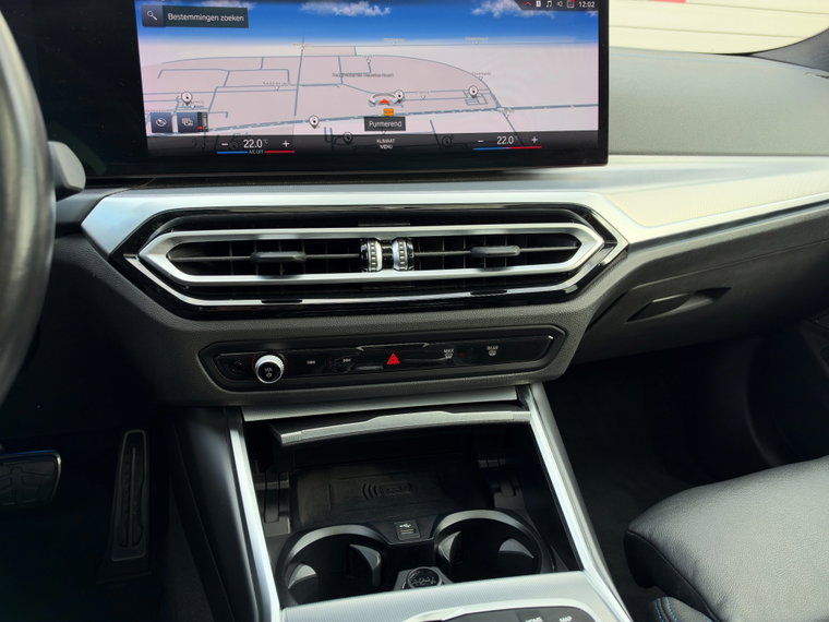 Vehicle Image 38