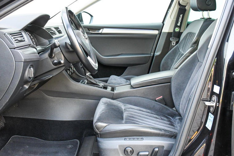 Vehicle Image 35
