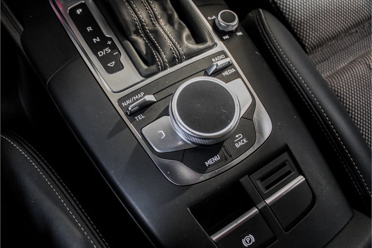 Vehicle Image 35