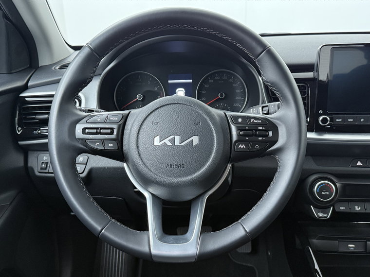 Vehicle Image 37