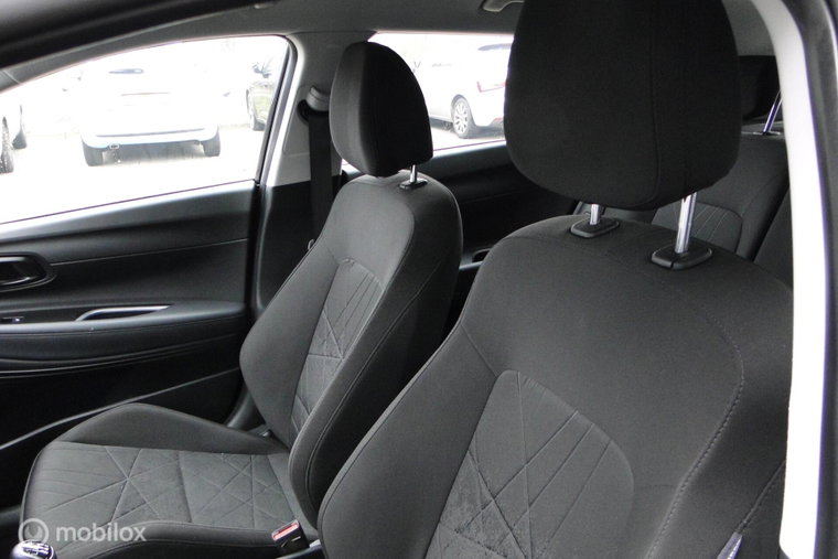 Vehicle Image 21