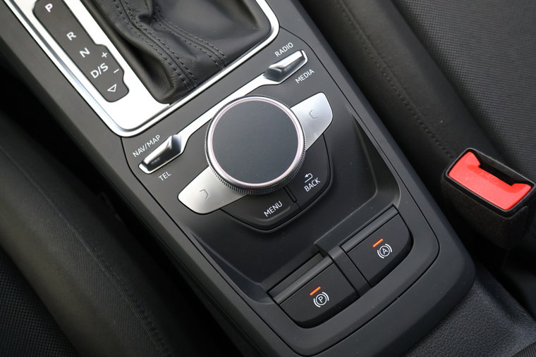 Vehicle Image 22