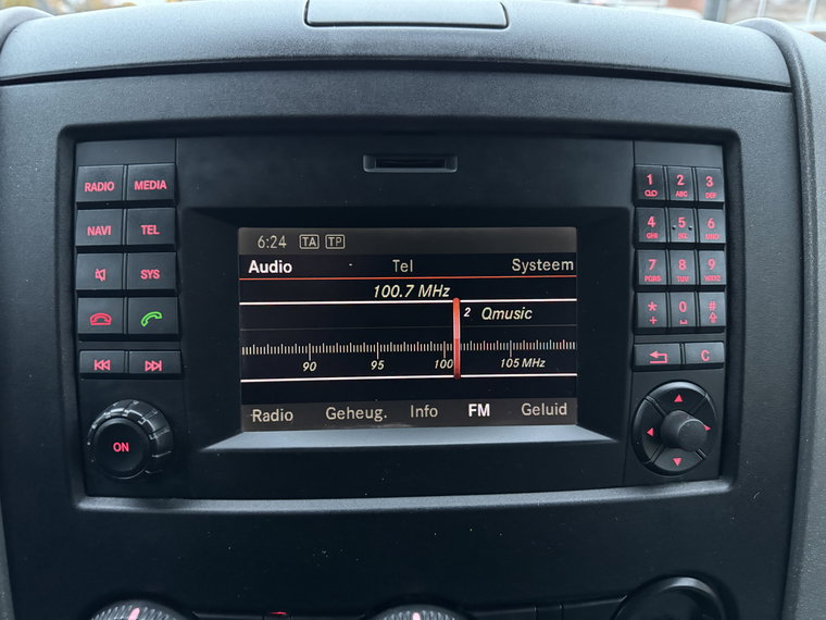 Vehicle Image 33