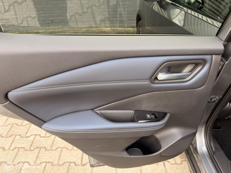 Vehicle Image 40