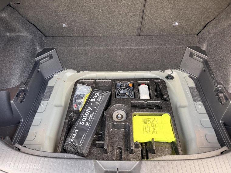 Vehicle Image 45