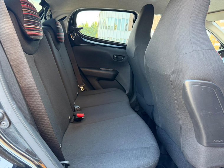 Vehicle Image 20