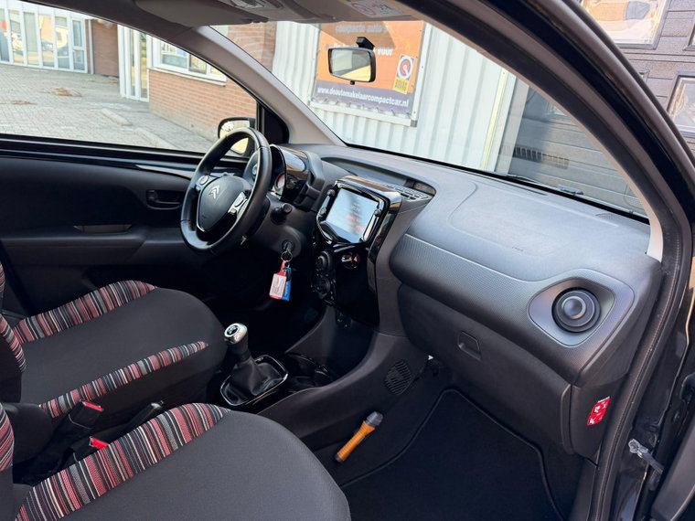 Vehicle Image 23
