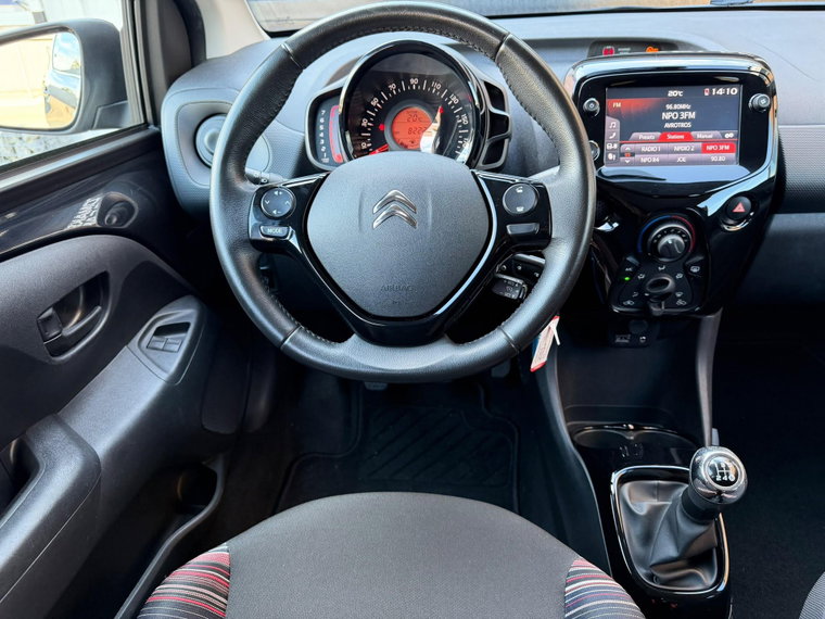 Vehicle Image 25