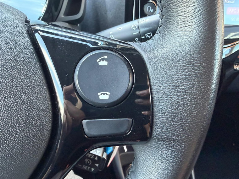 Vehicle Image 32