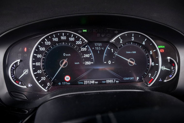 Vehicle Image 22