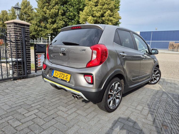 Vehicle Image 10
